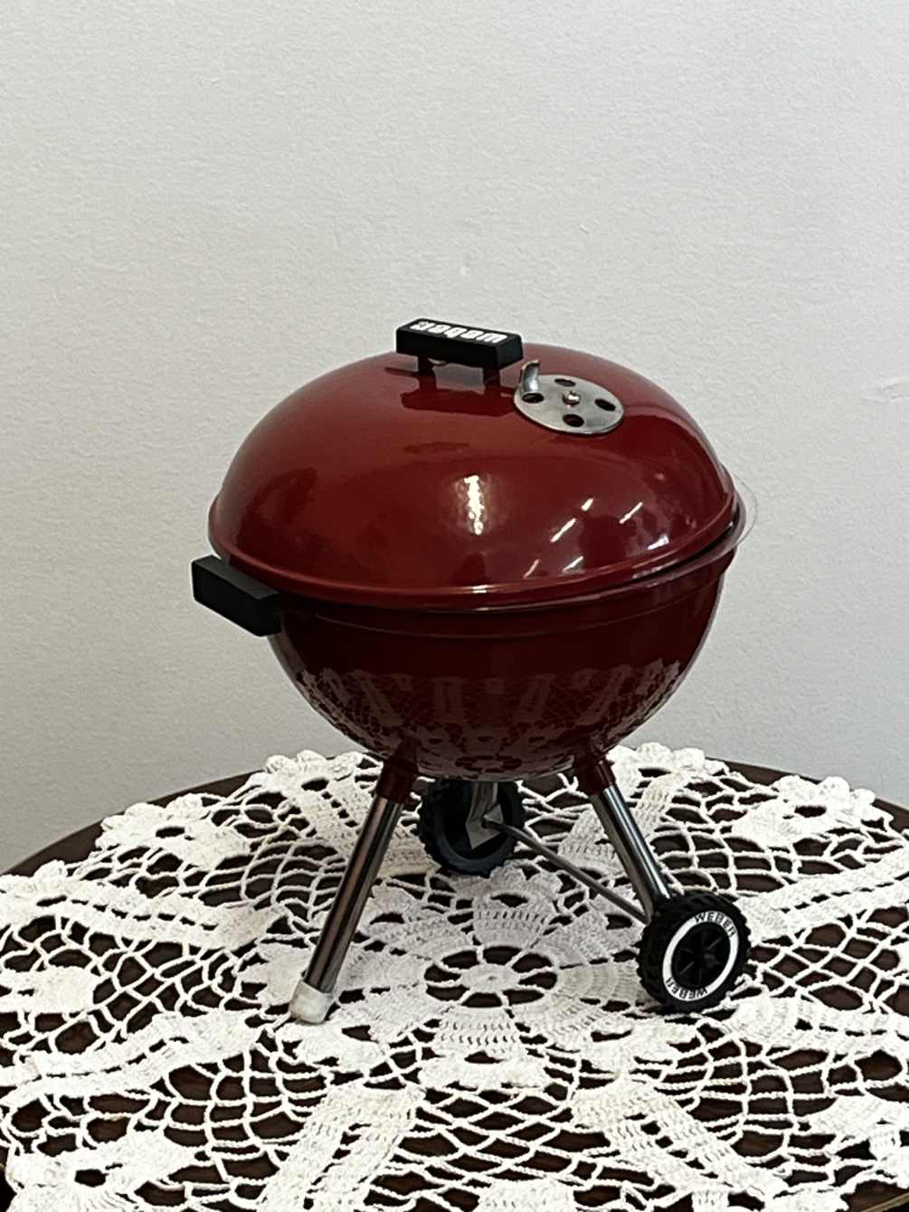 Red weber grill hotsell