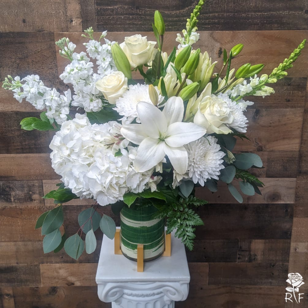 White flowers have a timeless elegance, which is captured in our luxurious