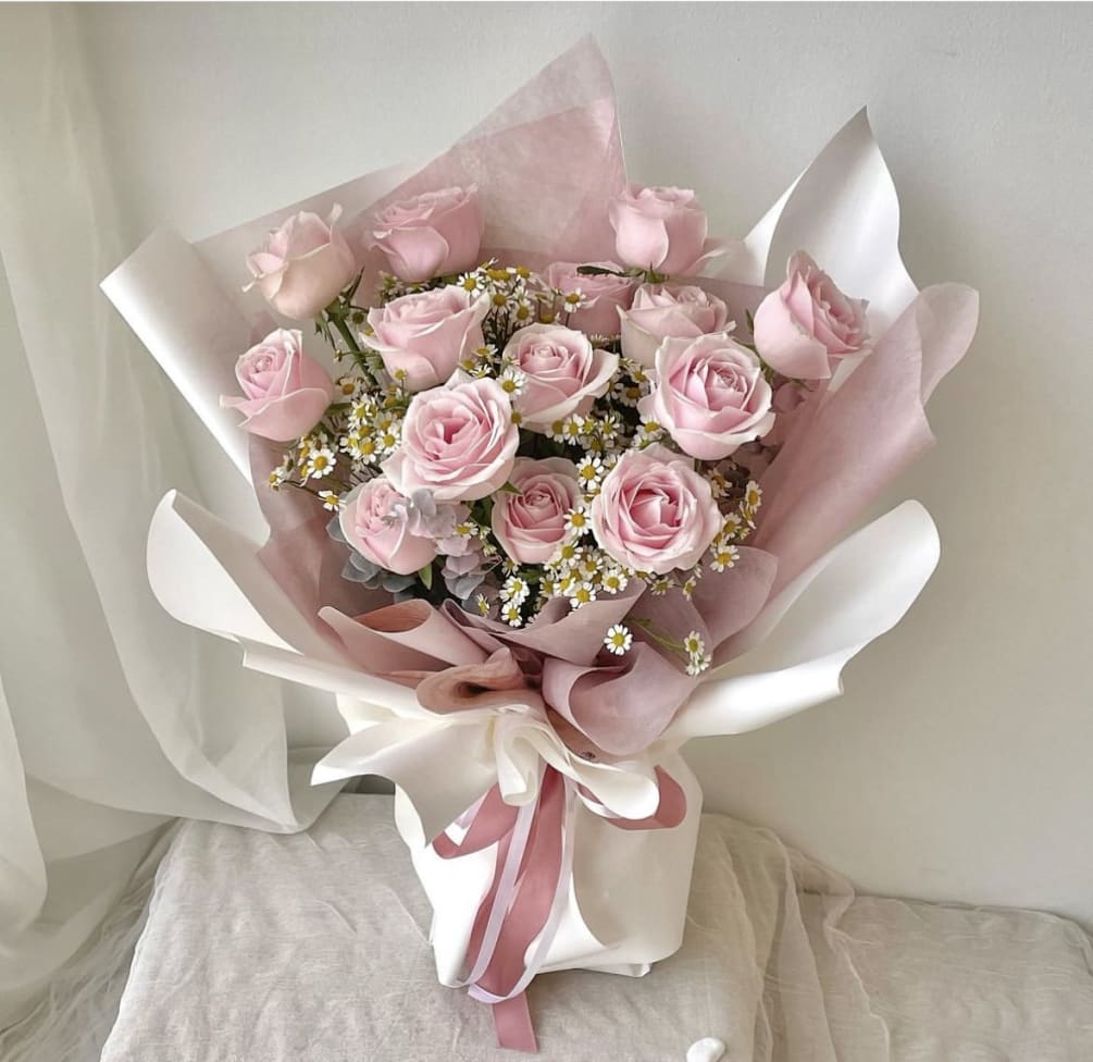 Unique bloom bouquet for all occasions with beautiful pink roses.