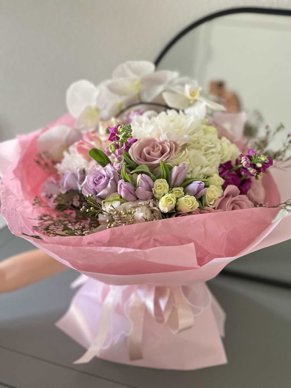 Description: This delightful bouquet is for a special occasion: birthday, anniversary, proposals