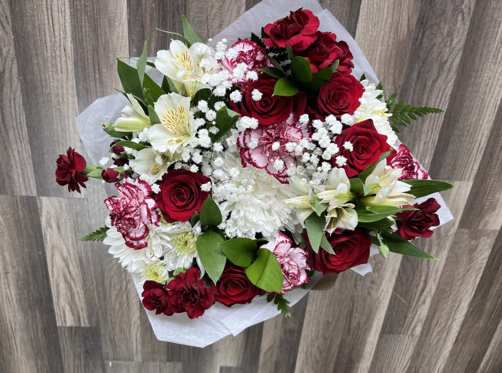 The freshest blooms of the day in tones of red and white