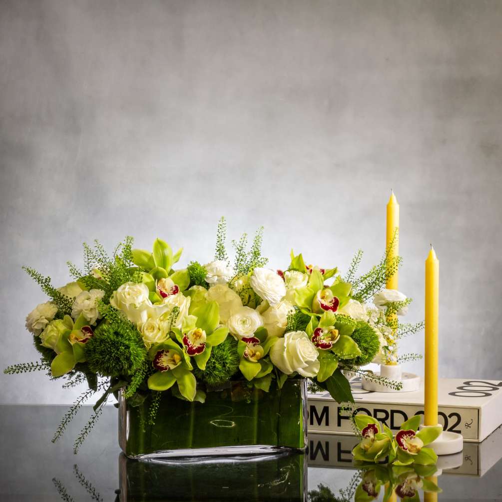 Indulge in the captivating beauty of nature with our exquisite floral arrangement