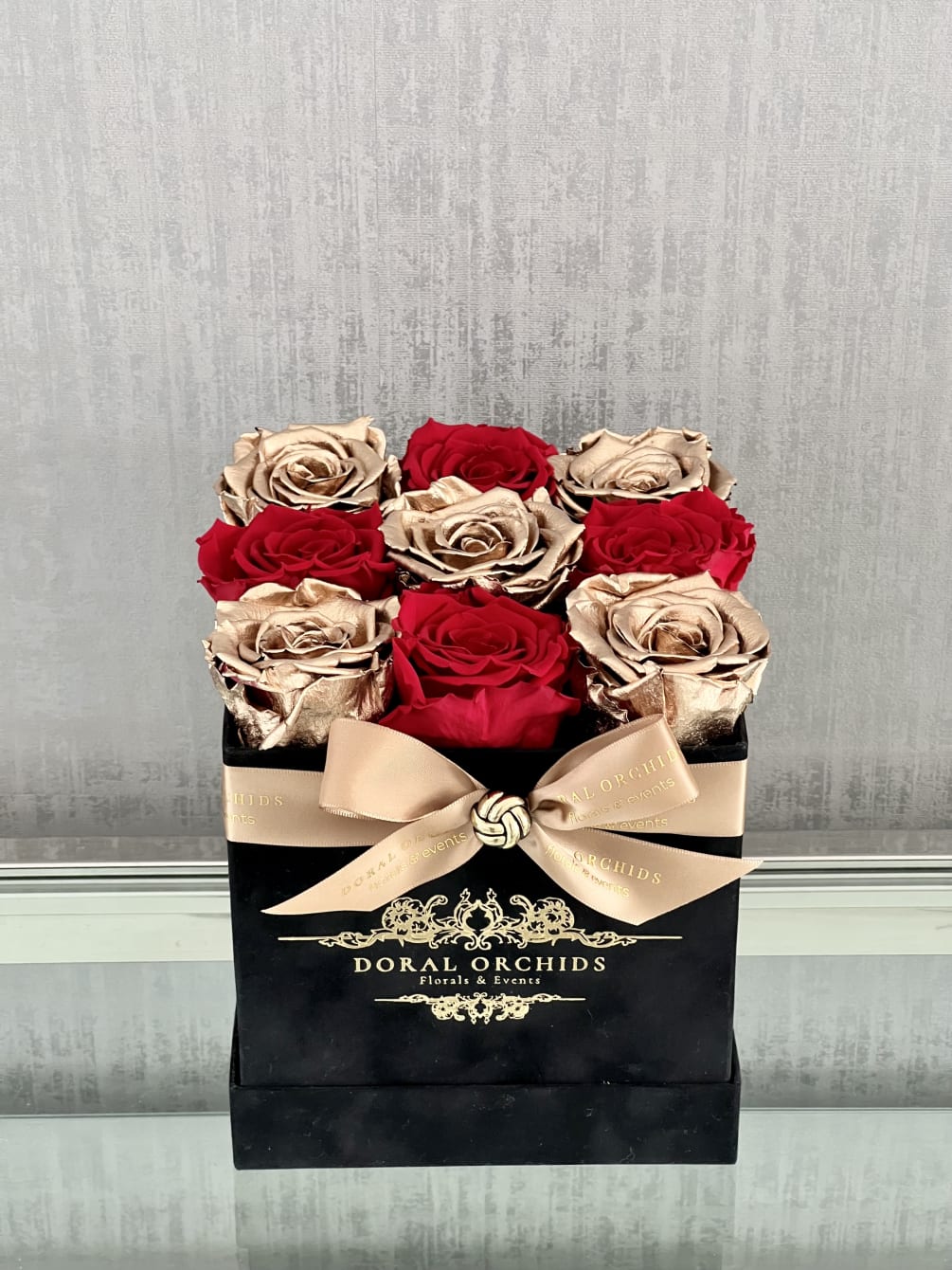 Luxurious velvet box filled with natural, long lasting roses. Last approx 3