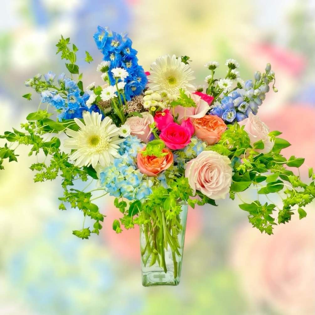 A large, cheerful bouquet perfect for any occasion. This is the one!