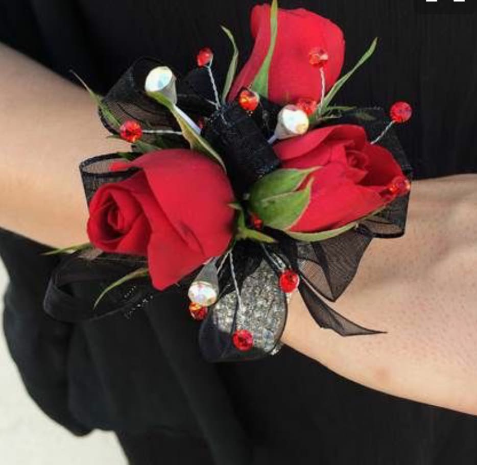 Prom 17 Corsages with special price in Cerritos, CA Charlene's Events