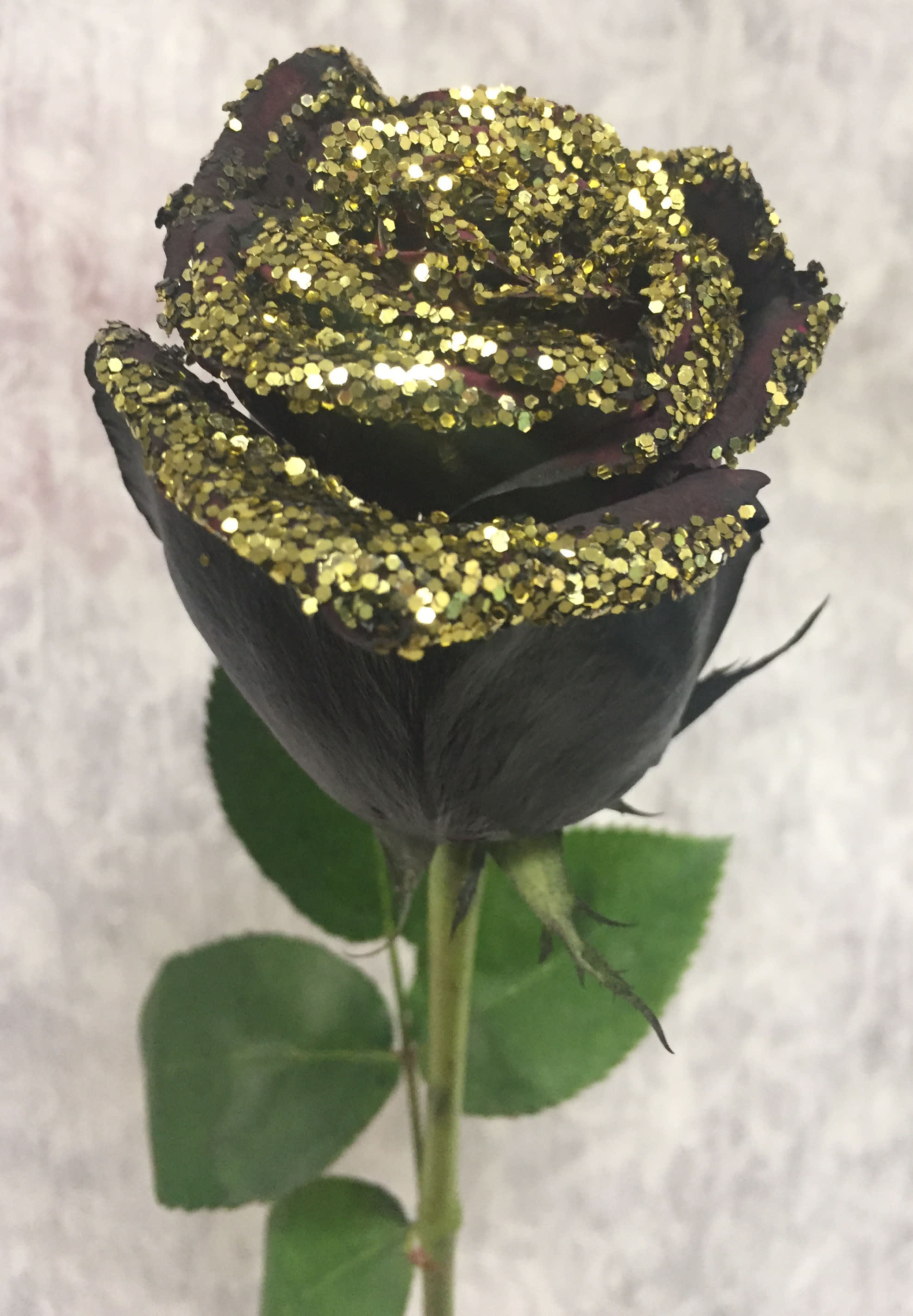 Black Glitter Roses 🖤🌹😍 #florist #floral #flowers #roses #blackrose