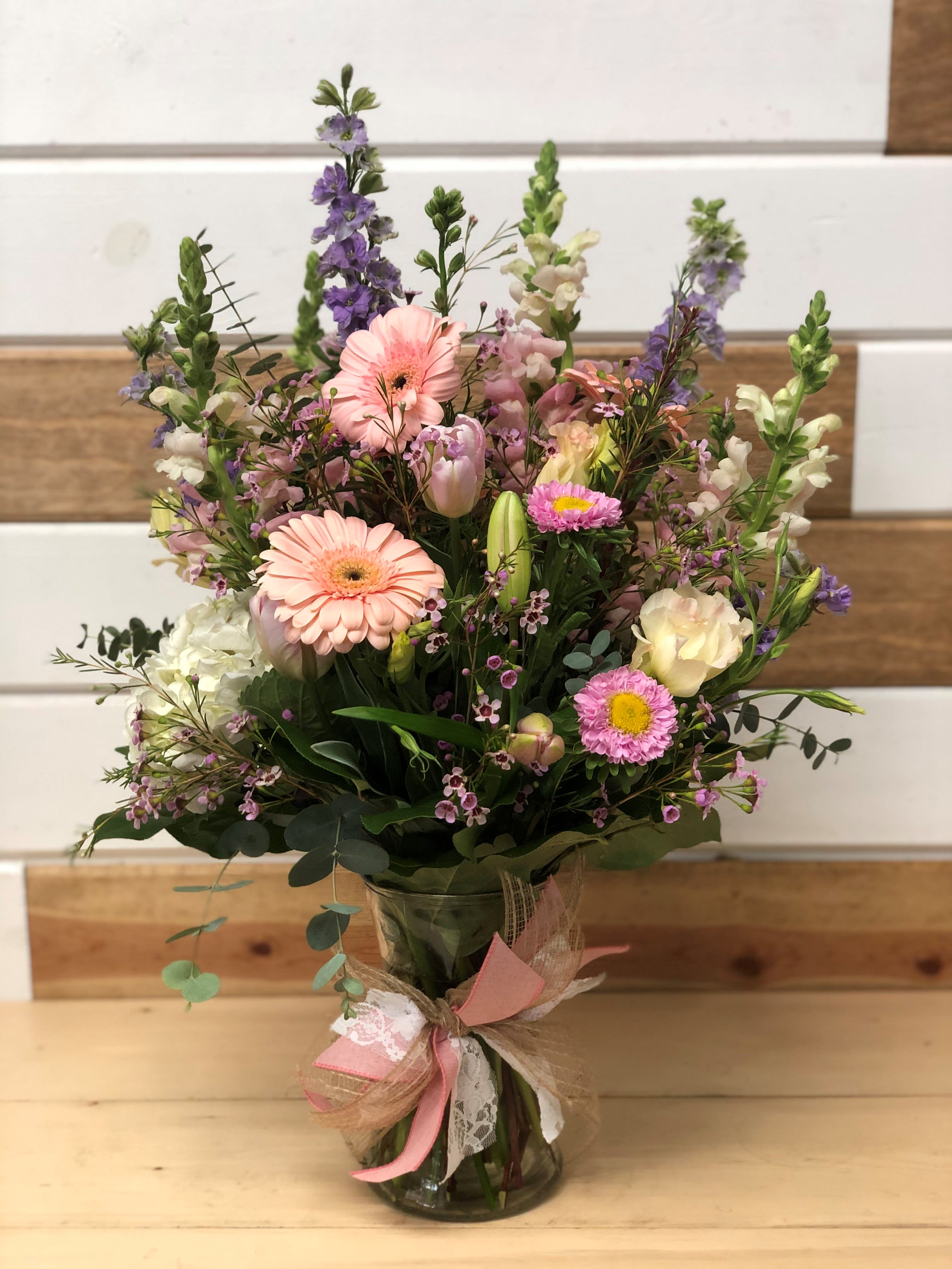 Vintage Pastel Vase in Modesto, CA | Fresh Ideas Flower Co