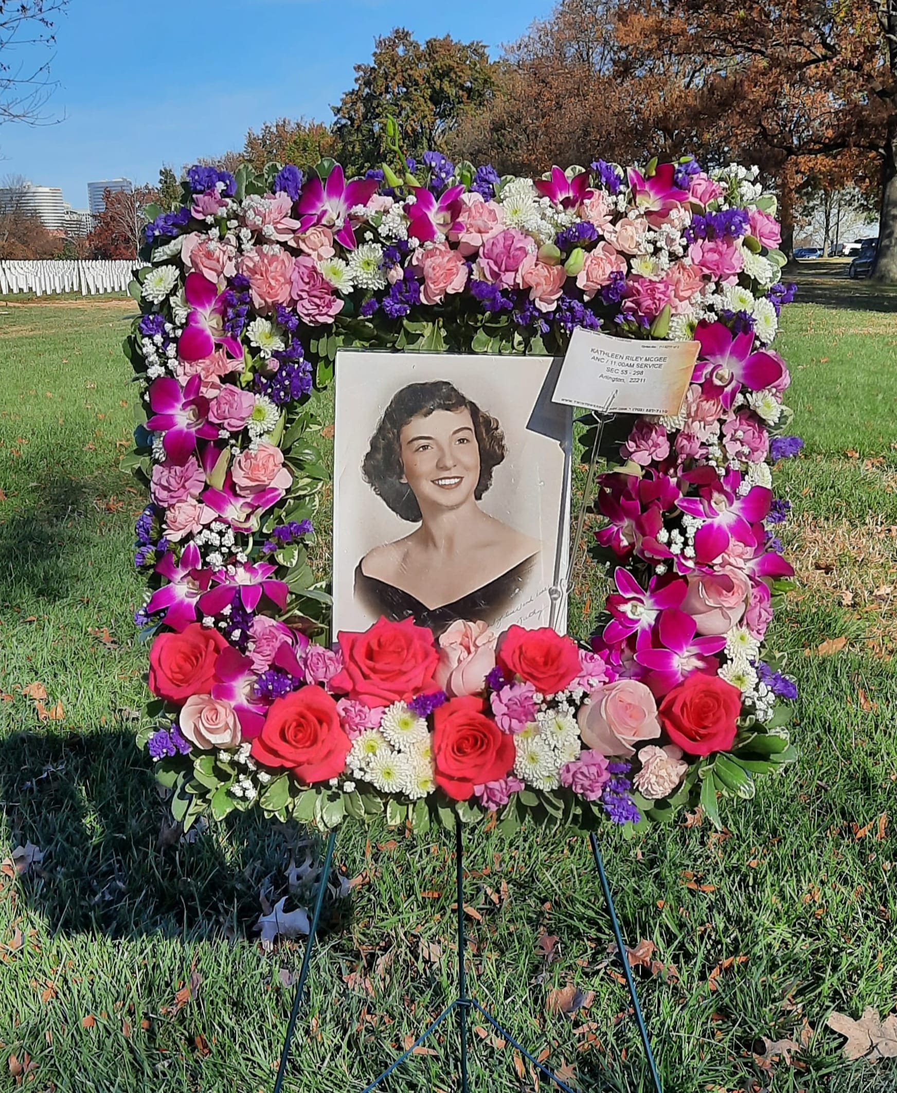 TT-PNKFRAME: PINK FLORAL FRAME ON EASEL by TWIN TOWERS ...