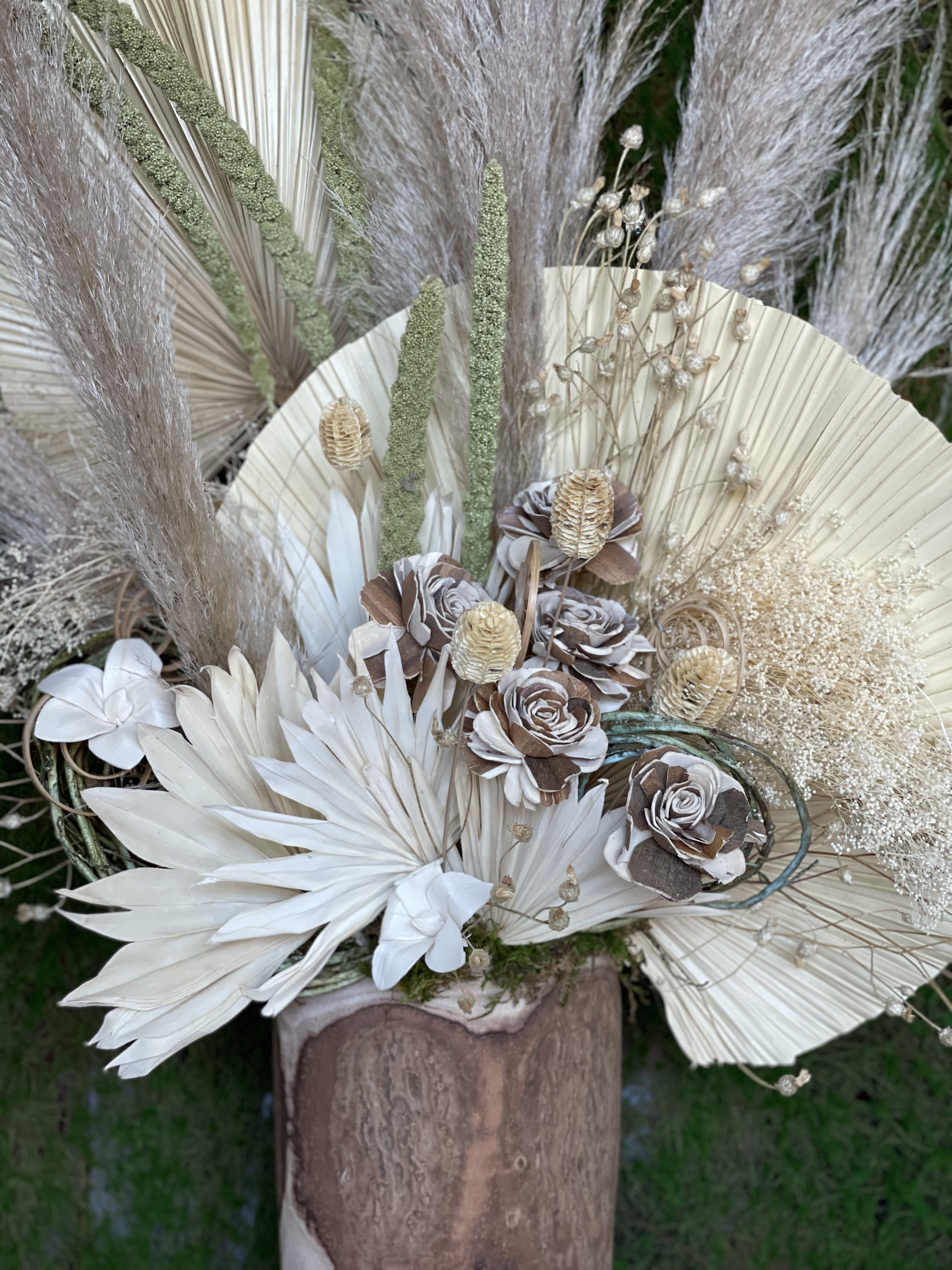 Neutral Dried flower arrangement- Natural dried flowers