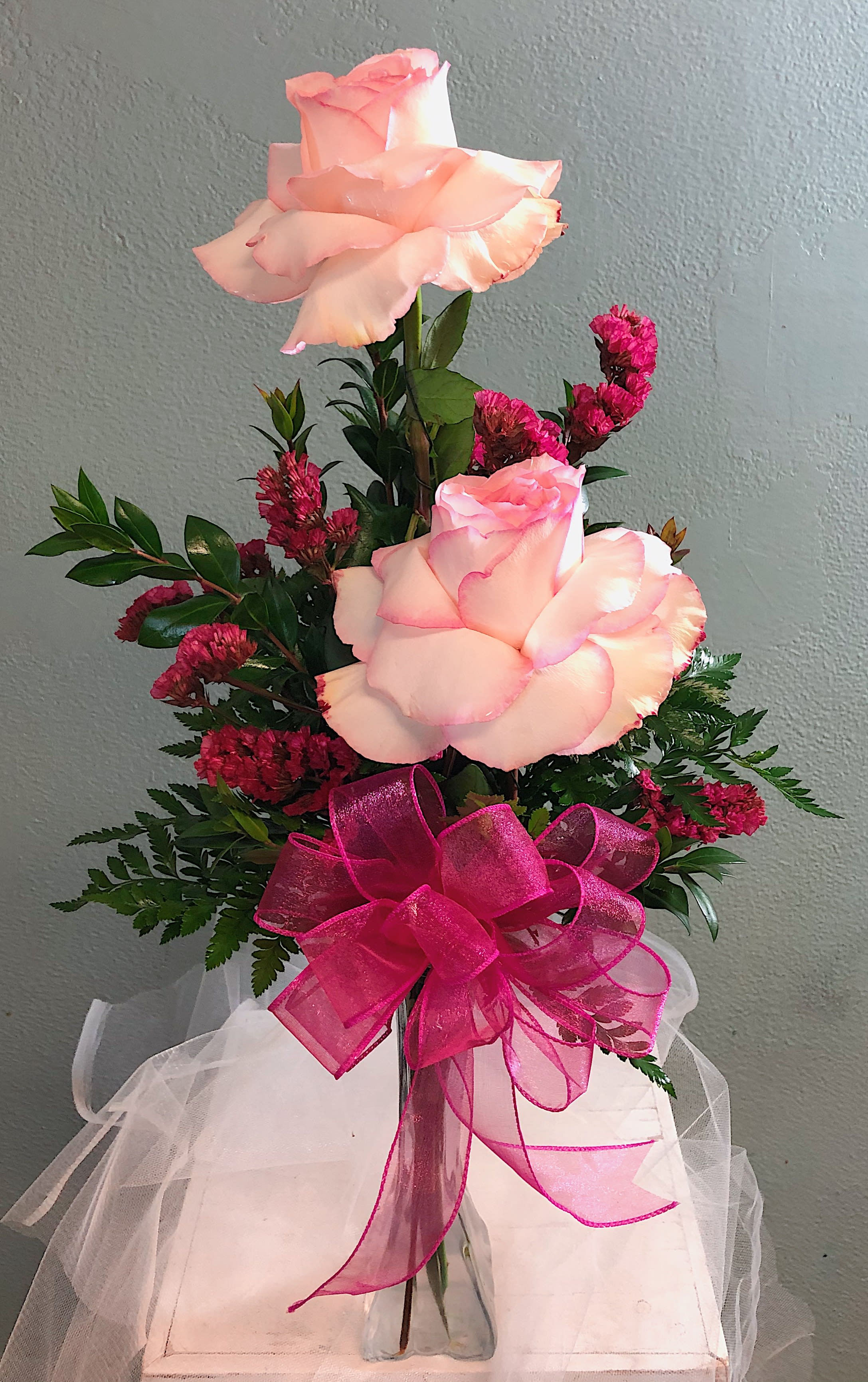 Extra Fancy Esperance Three Rose Bud vase in Marrero, LA Westbank