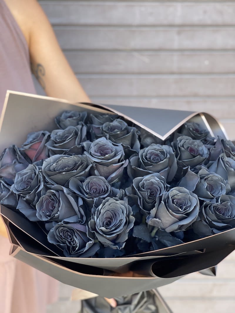 SALE ! Bouquet wrapped on black paper Black wrapping paper in Harlingen, TX  - Royalty Roses - Harlingen Florist