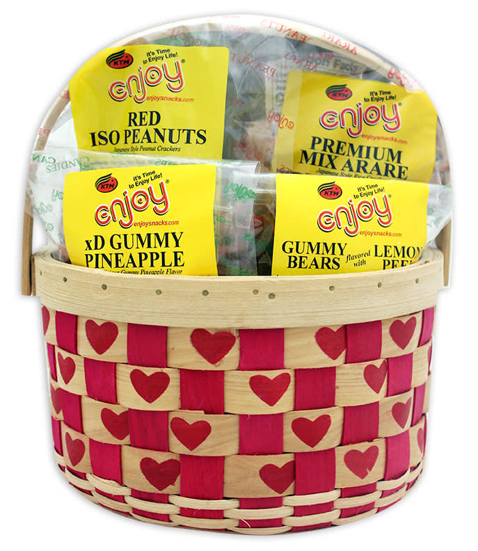 Popular Local Snacks Gift Basket (Small) in Honolulu, HI
