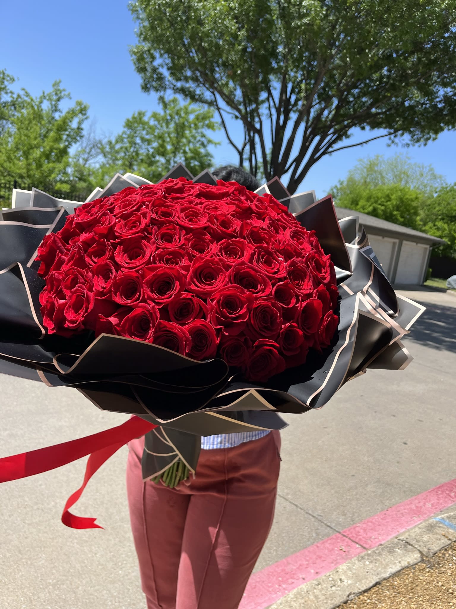 100 Red Roses Ribbon on it Black Golden Edge in Frisco, TX