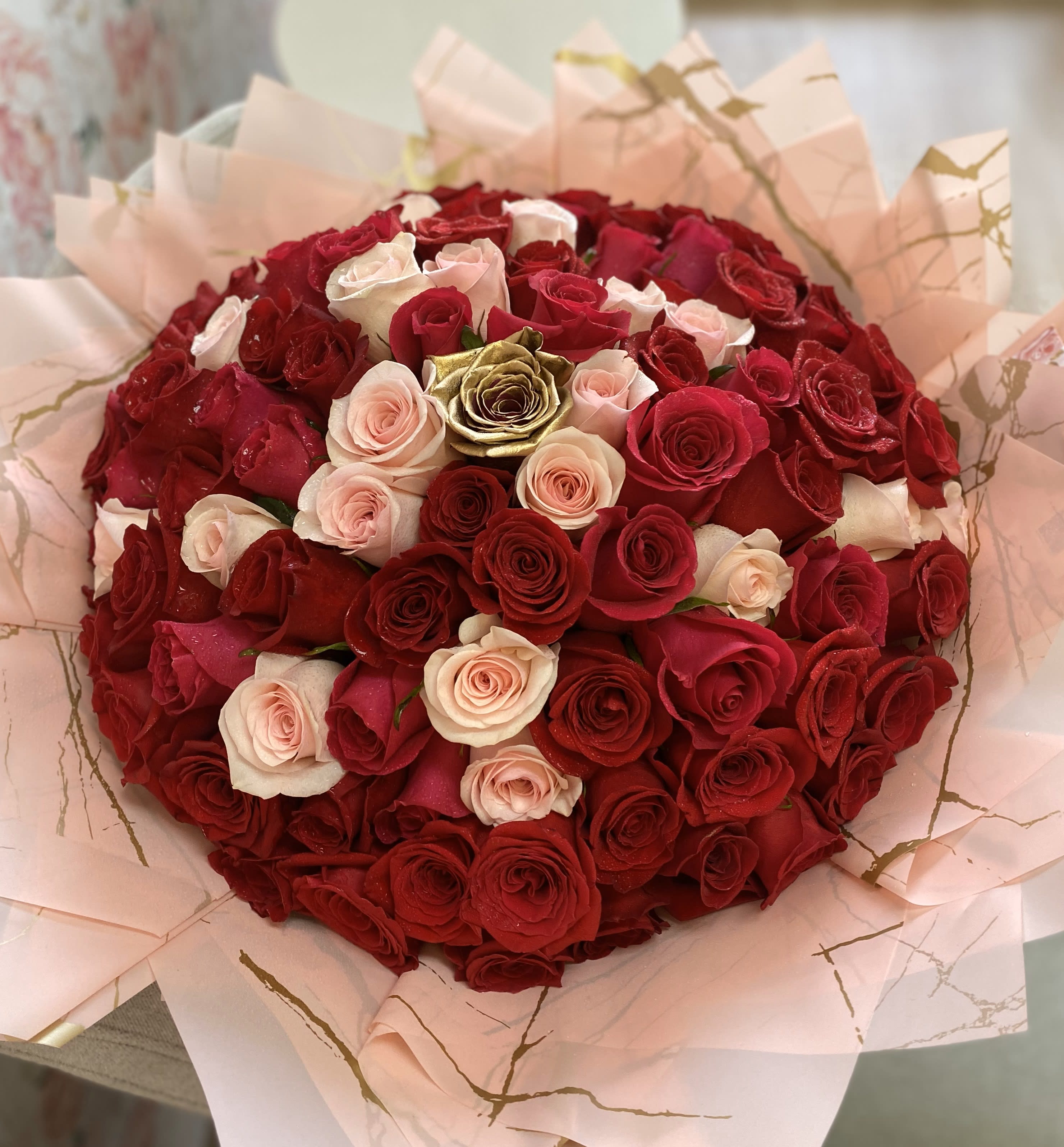 046A - Luxurious Beautiful Bouquet of 100 Red Pink & White Roses - Love  Flowers Miami