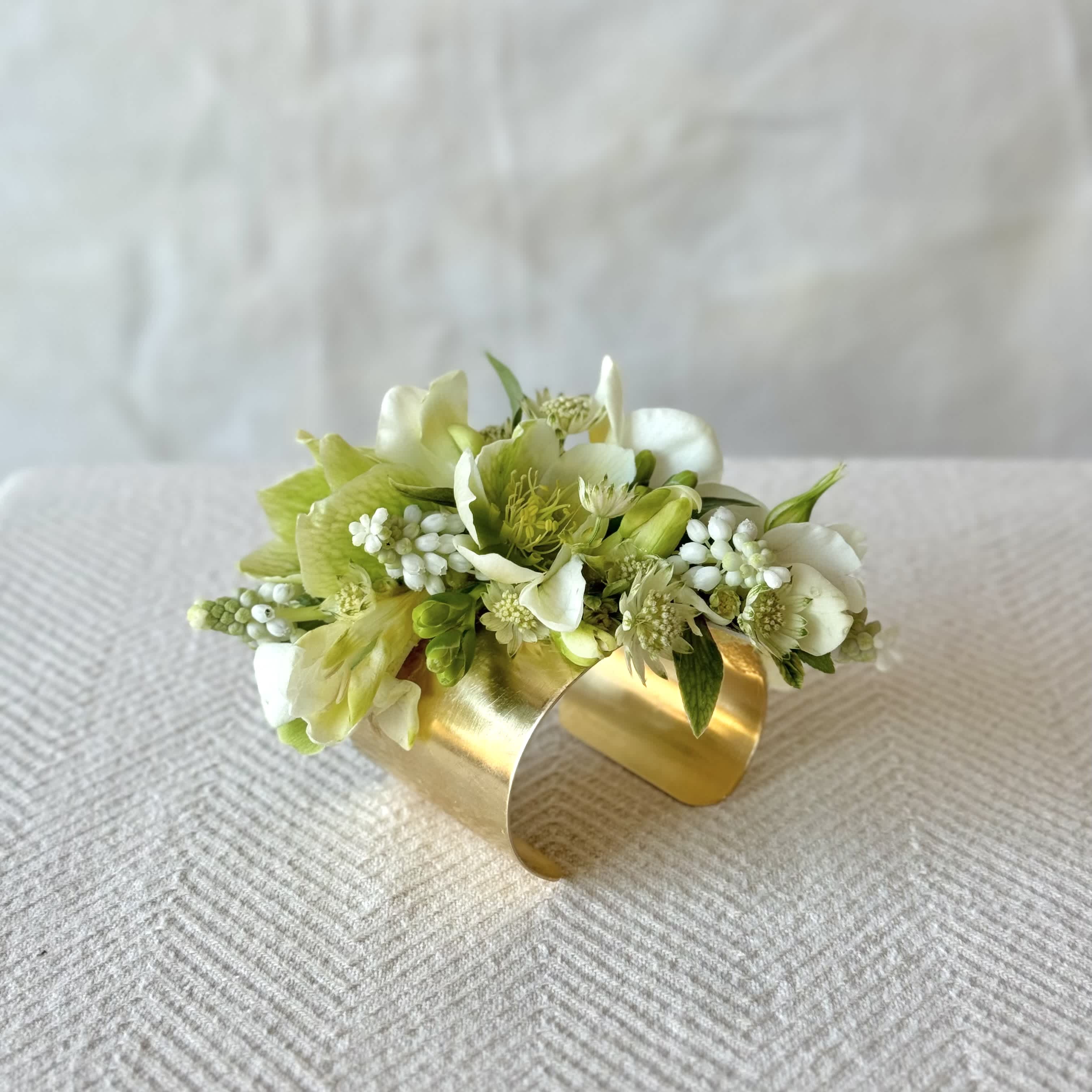 Gold corsage cuff hot sale