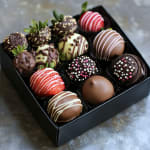 Mixed Chocolate Covered Strawberries and Oreos