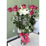 1 Dz Re Roses In A Vase