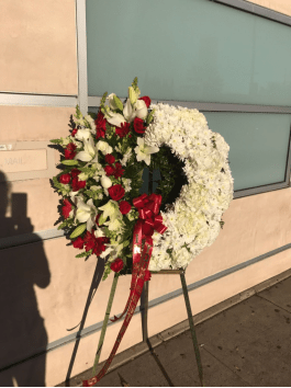 So Sorry For Your Loss Red And White By Flowers Pronto So Sorry For Your Loss Red And White By Flowers Pronto
