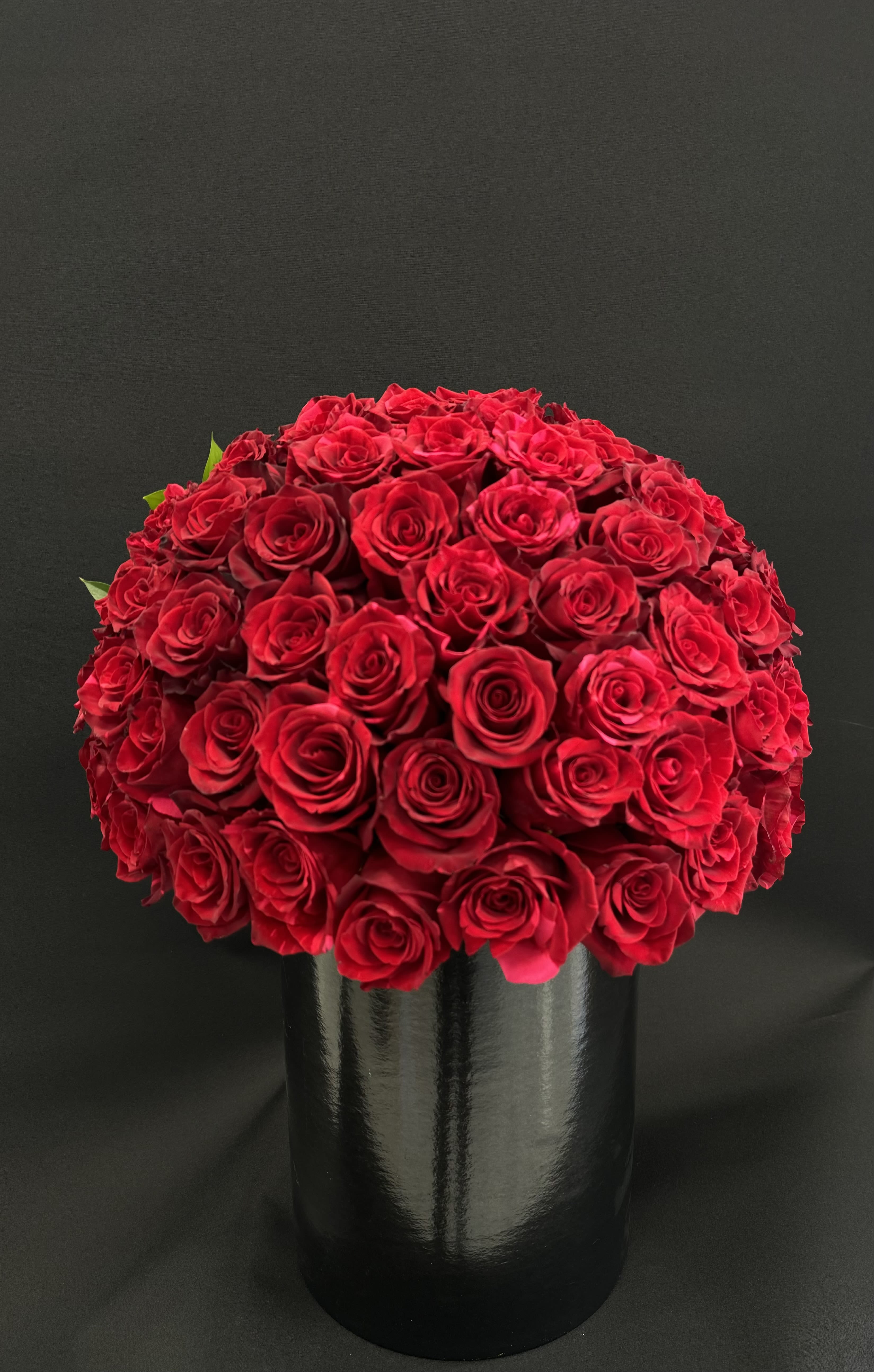 Box Of Ref Roses - Box of elegance 