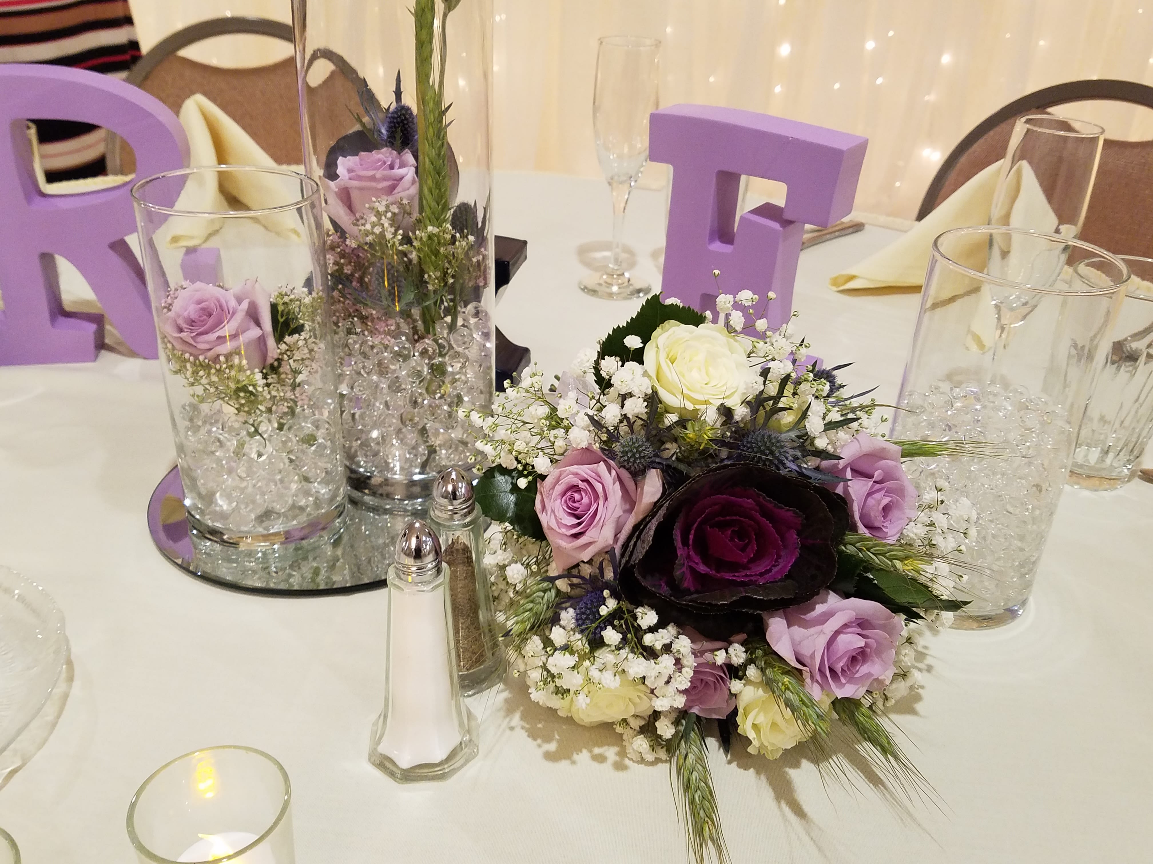 Table centerpiece - Cylinder vase arrangement