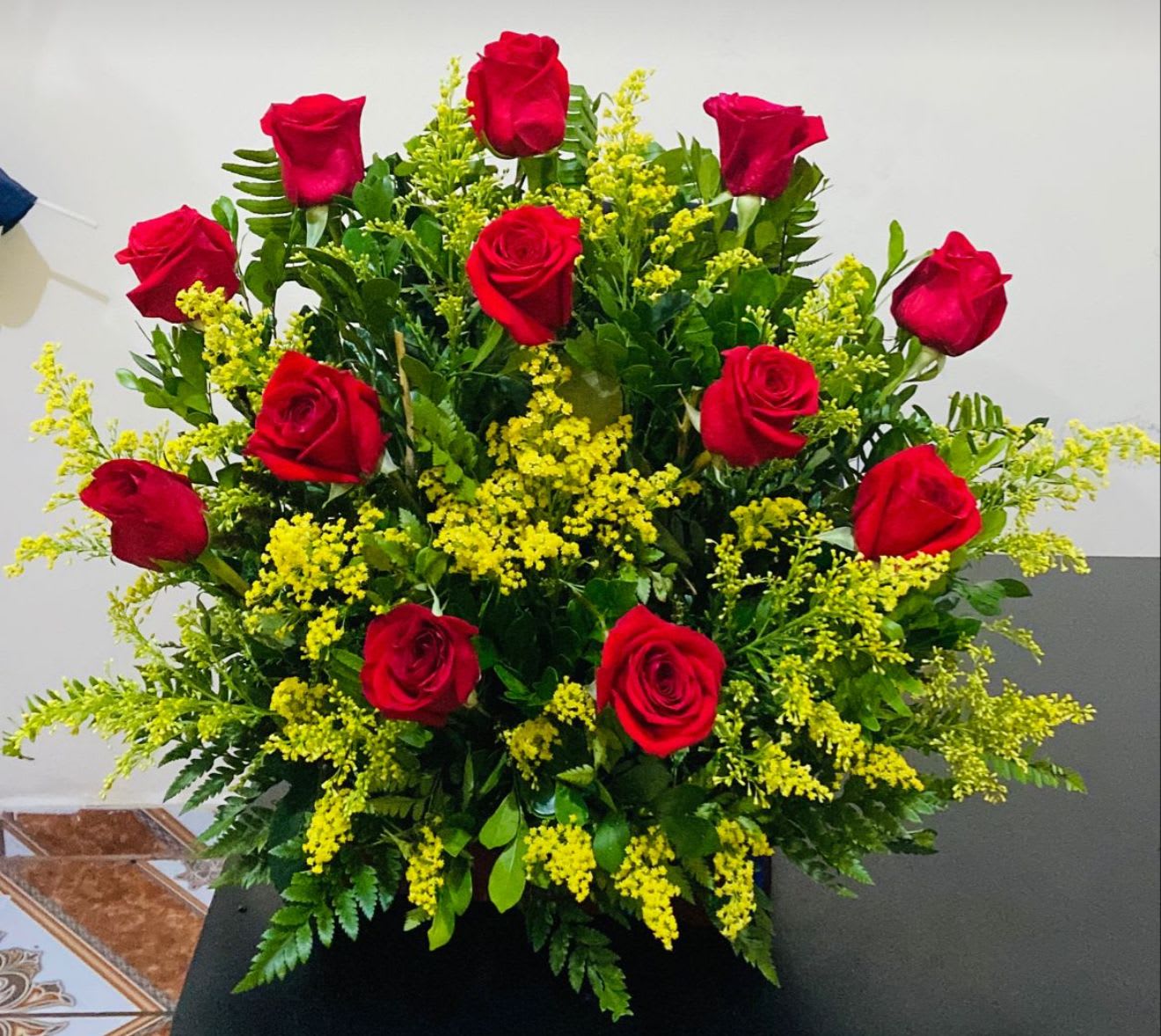 Love Bouquet - 12 Red roses with Solidigo in a Basket  