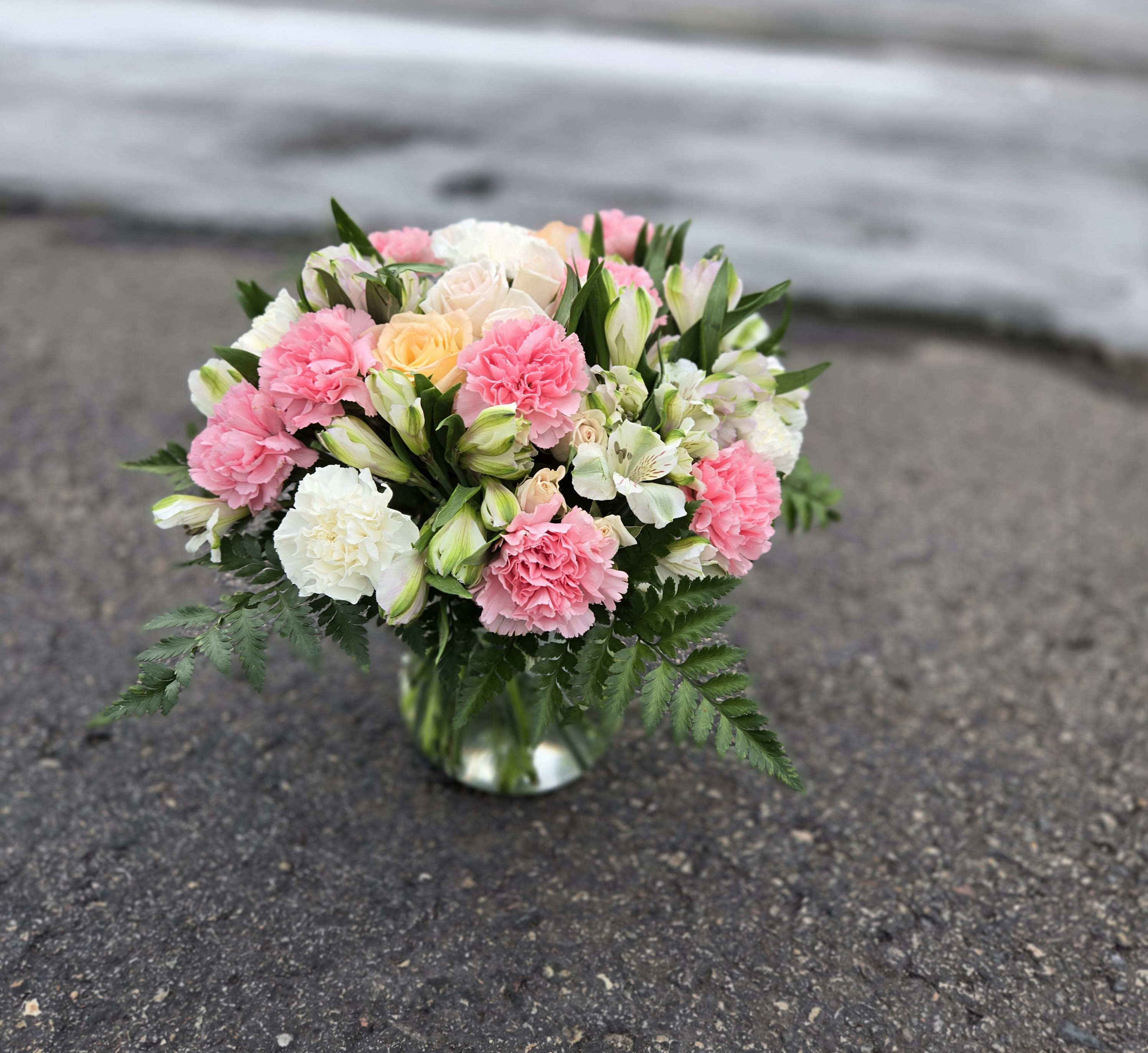 Rosa Pastel - Combinacion floral entre rosas, baby roses, astromelias, claveles, colores que combinanperfectamente.