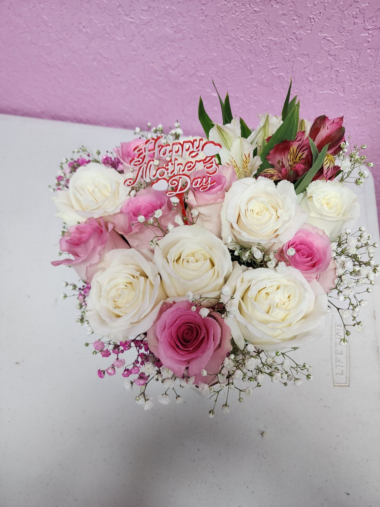 LILA - Elegant for all occasions.  different colors of roses, and Alstromerias  Let me now the occasions
