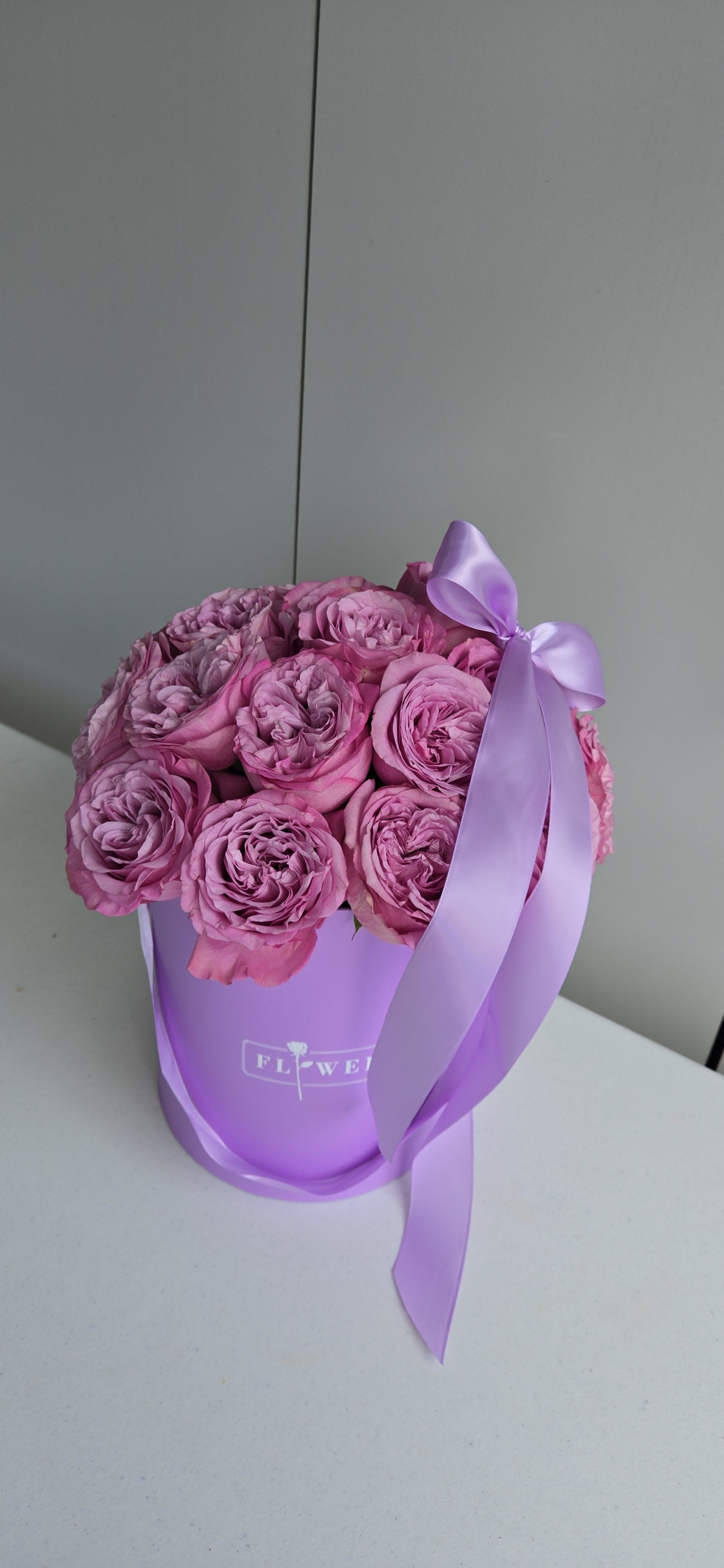 Pretty  - Luxury box with Peony roses  