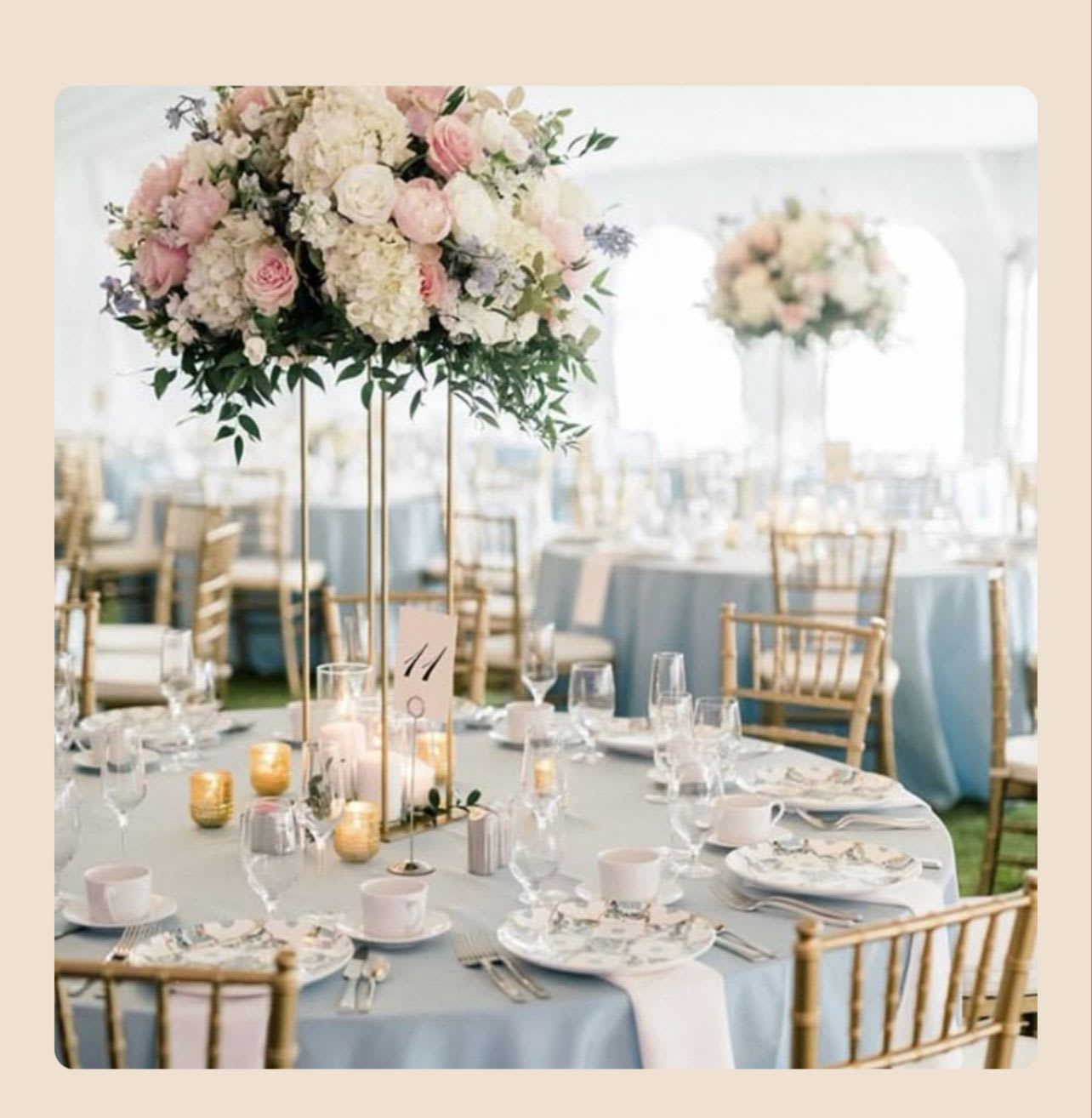 Elegant center of tables - We make that special and unforgettable day decorated with your favorite flowers Creating a magical atmosphere