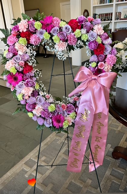 Eternal Love Heart Wreath - A heart-shaped crown made of fresh flowers, ideal for expressing eternal love and elegantly bidding farewell to someone who has passed away