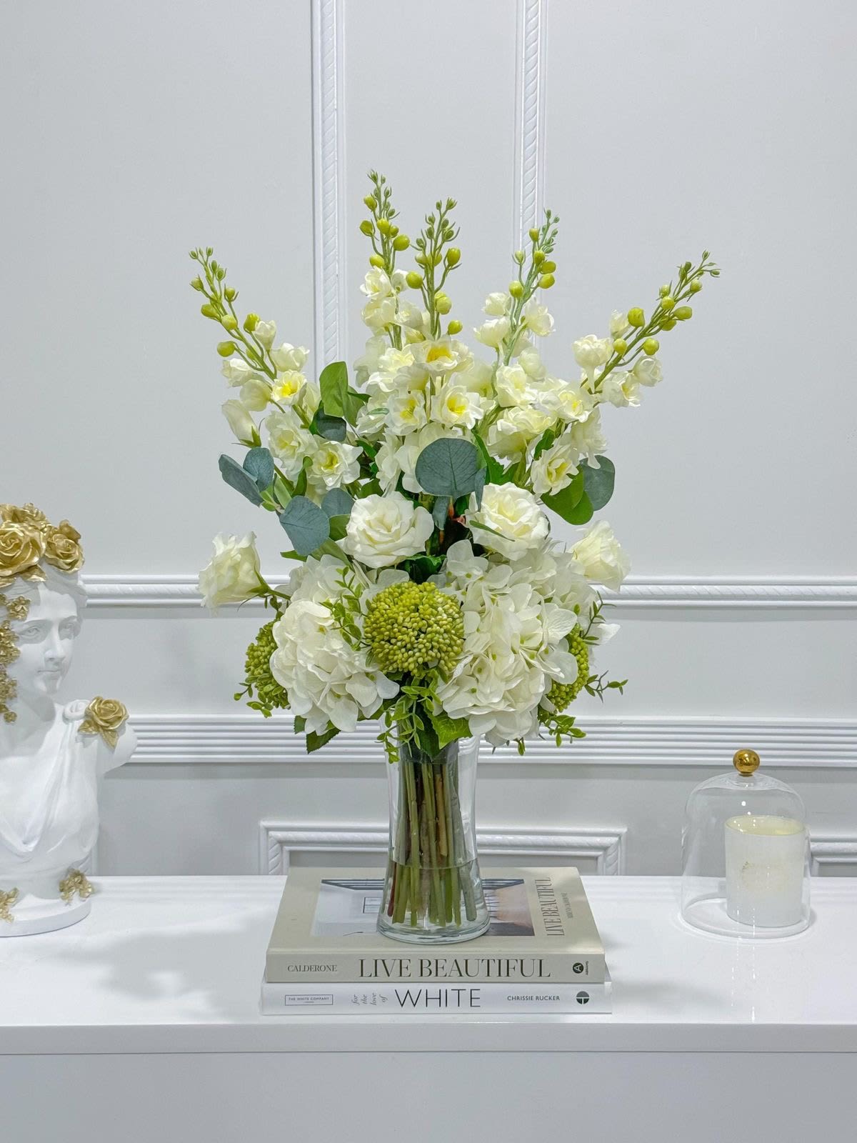 Luxury white mood. - Classic and graceful, this white arrangement symbolizes new beginnings sincerity,and pure love 