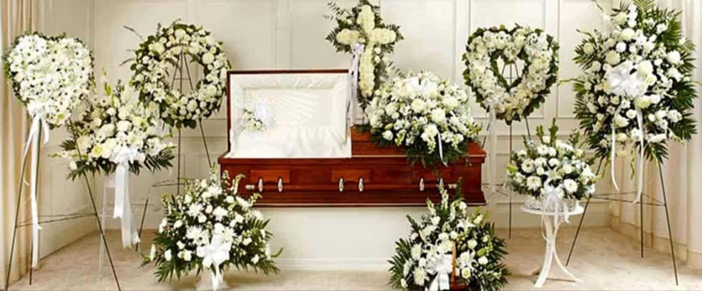 Set of 11 funeral flowers arrangement  - Set of 11 funeral flowers arrangement. Casket, wreath, cross, open heart, solid heart, spray, standing basket, floor basket, table basket, fireside basket and a pillow with flowers. Regular price is 1,900 but at Flowers by Manny we have for 1,650  the flowers can be the color that you like 