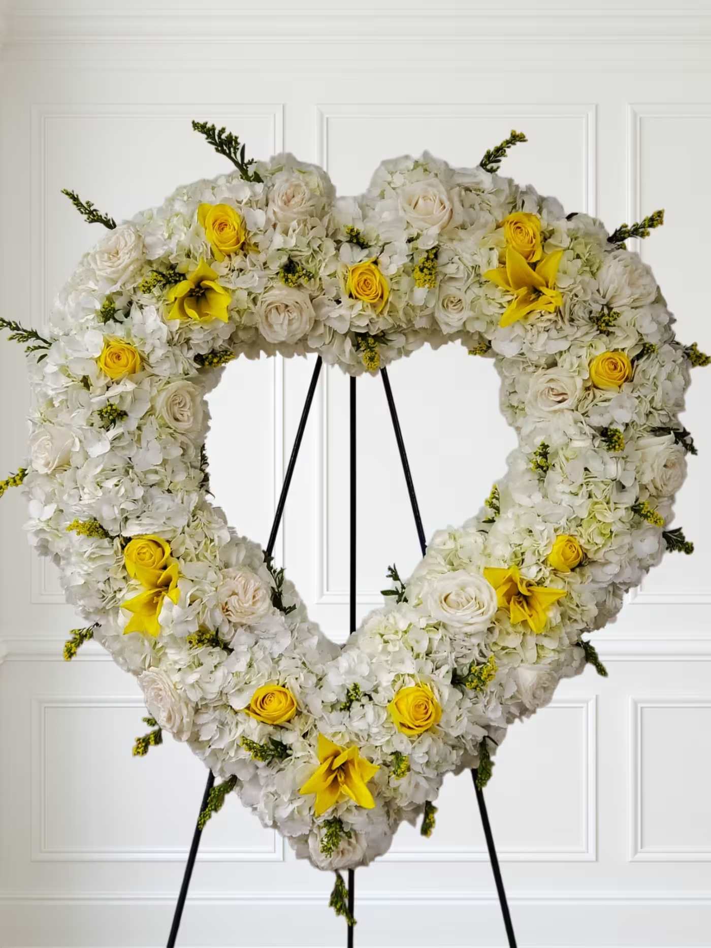 White and yellow Open Heart - Yellow and white flowers