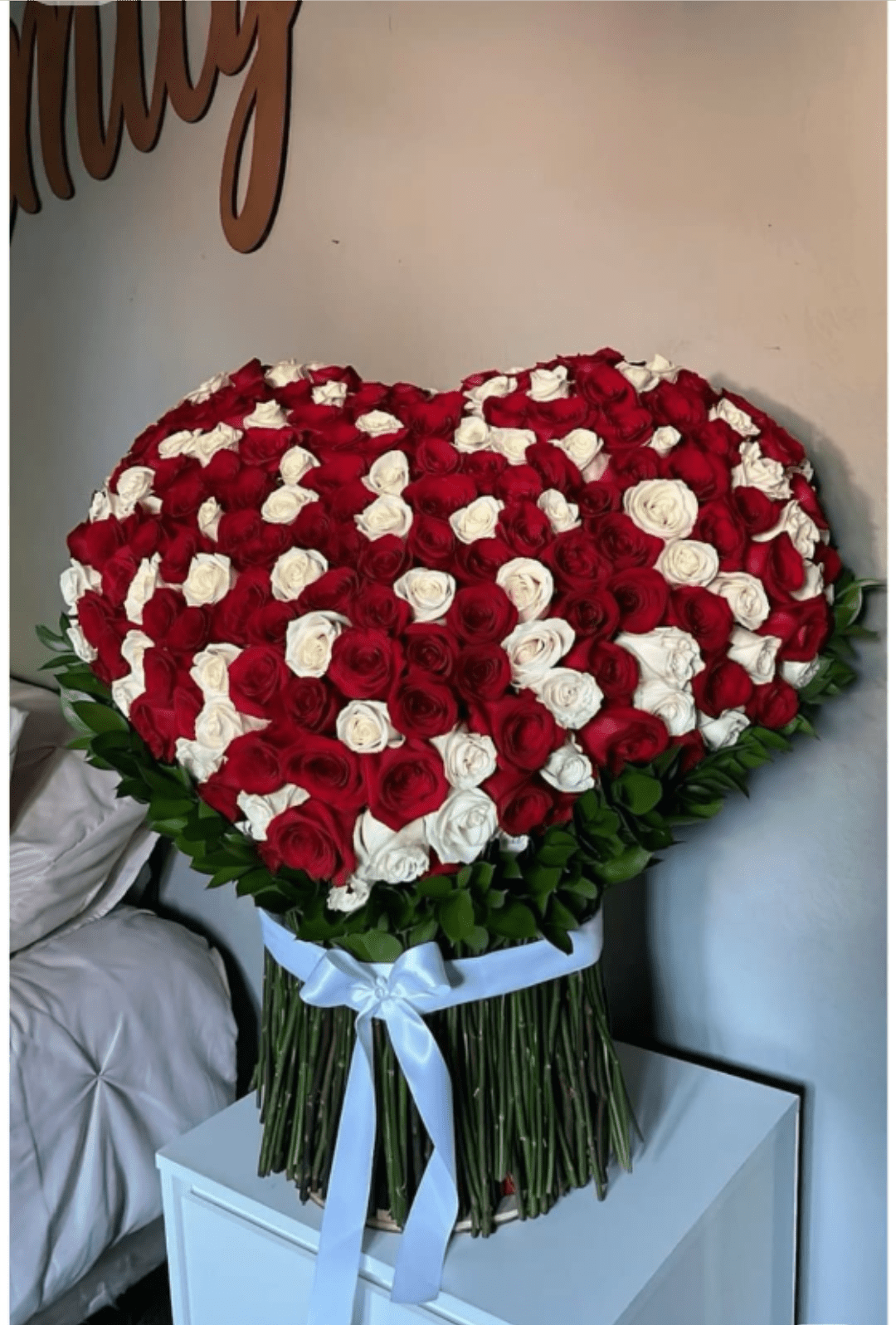 3D Standing Heart - A Bold Statement of Love  This striking 3D heart arrangement stands tall and proud — a breathtaking display of deep emotion and unforgettable presence. Designed with premium blooms in rich reds and romantic tones, it's perfect for honoring love, commemorating someone special, or creating a powerful moment that speaks without words.  Handcrafted with precision and care, this standing heart is more than a floral piece — it's a symbol of strength, passion, and timeless affection.   Delivery available — Make a grand gesture with Yansa Flowers ️