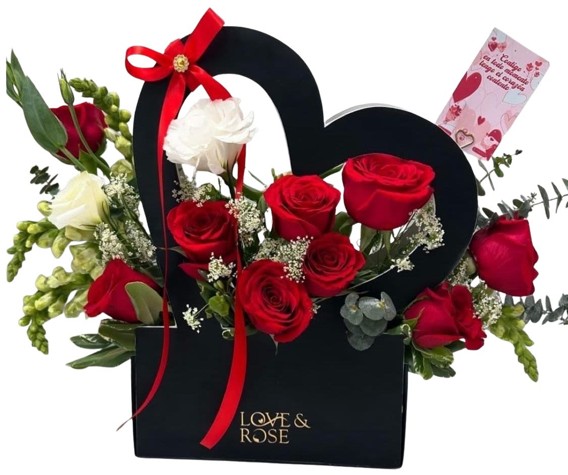 Corazone - Perfect box for a special detail. snapdragon, roses, eucalyptus