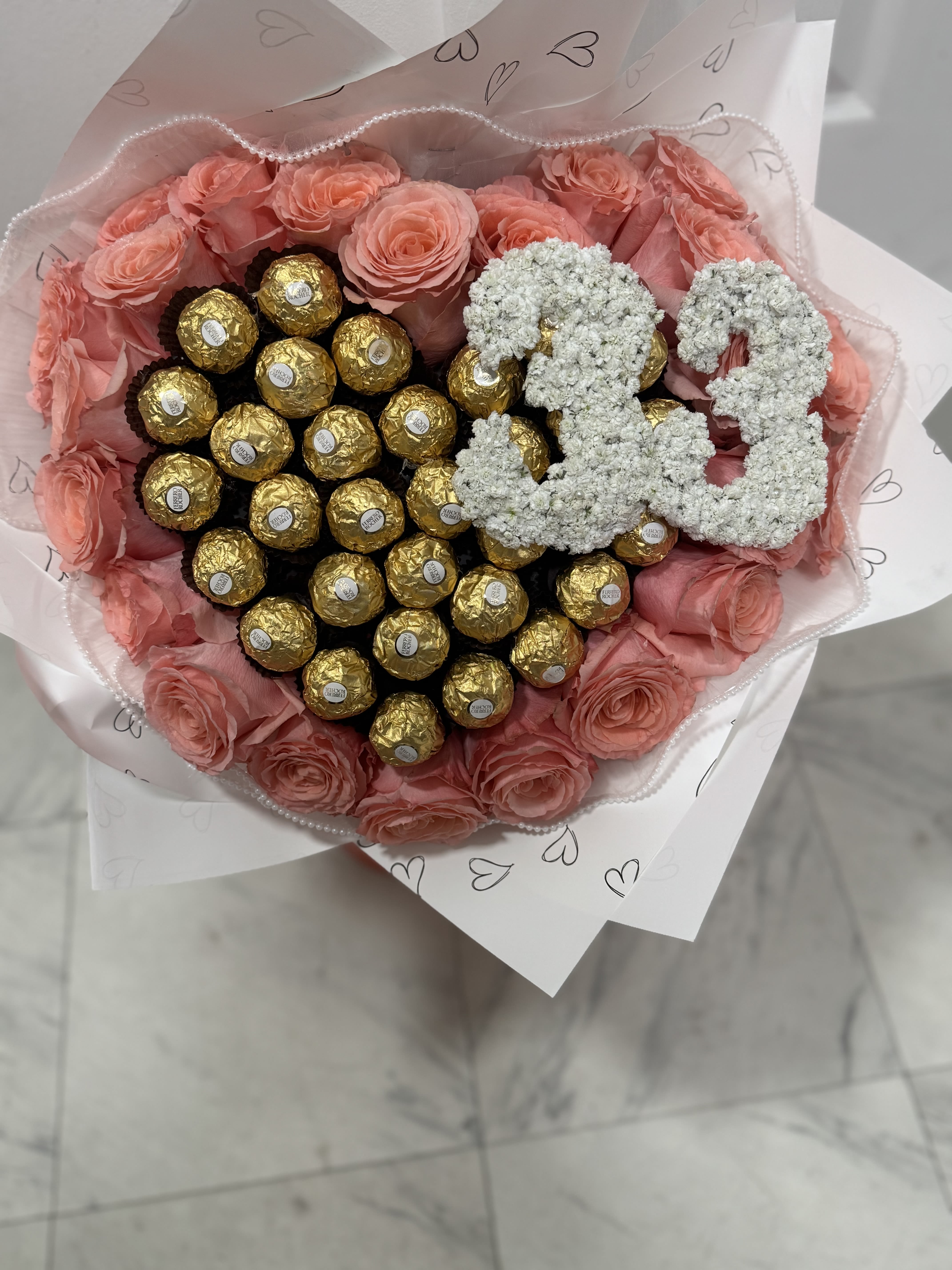 Bouquet birthday  - Flower arrangements with chocolates