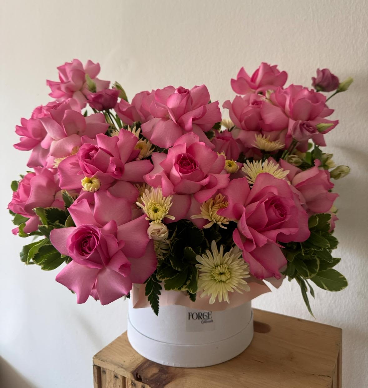 Petal poetry hat box arrangement- French roses with chrysanthemums  -  Gorgeous French roses with chrysanthemums in a hat box.