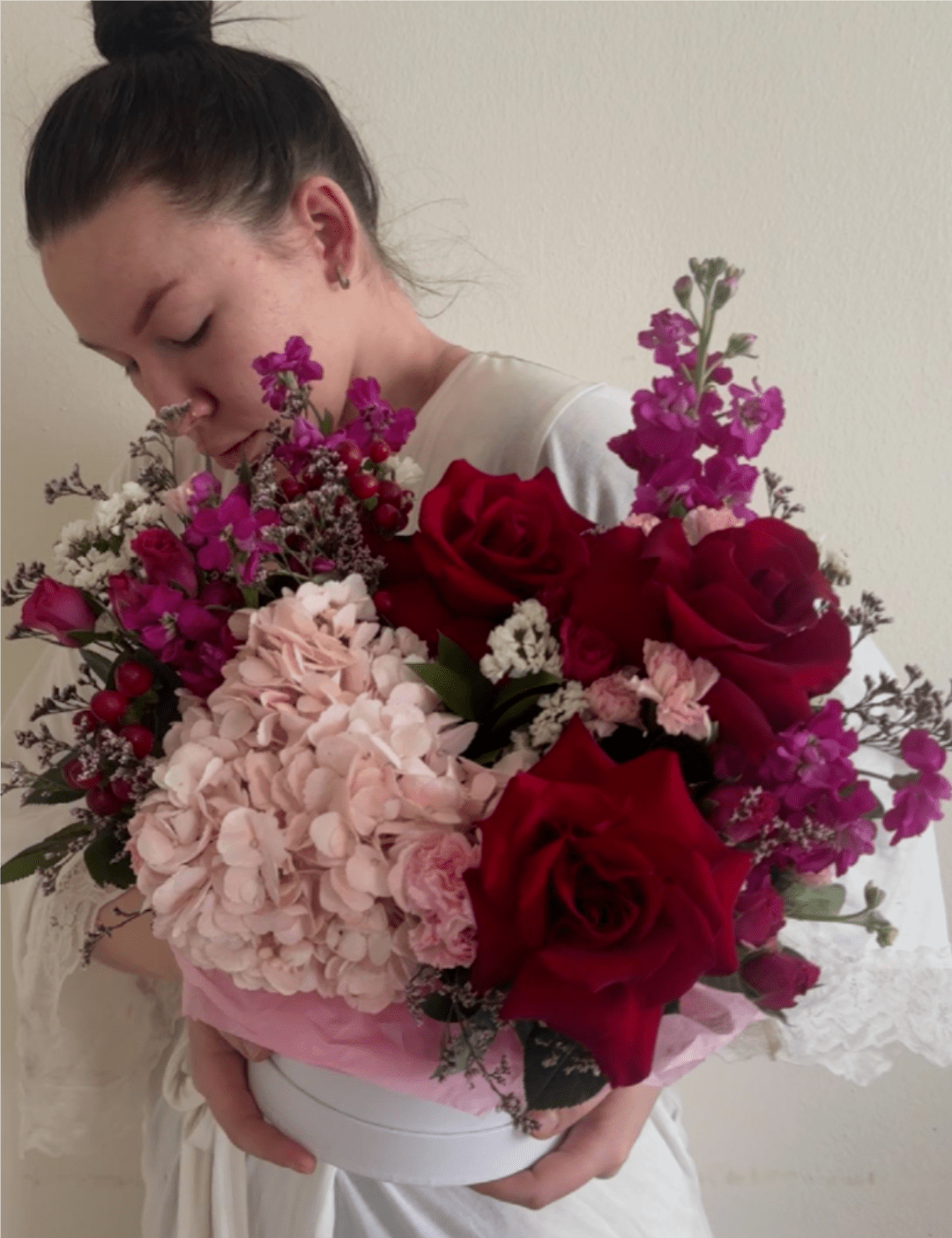 Cupid box - mix of red,light pink and hot pink flowers. Can never go wrong with that!