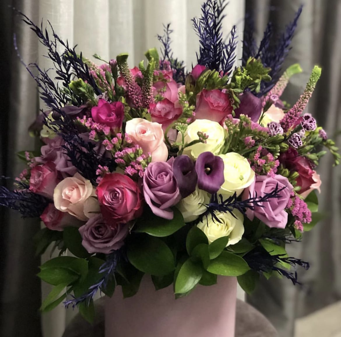 Hat Box - Round Hat box available in multiple colors. request choice of flowers 