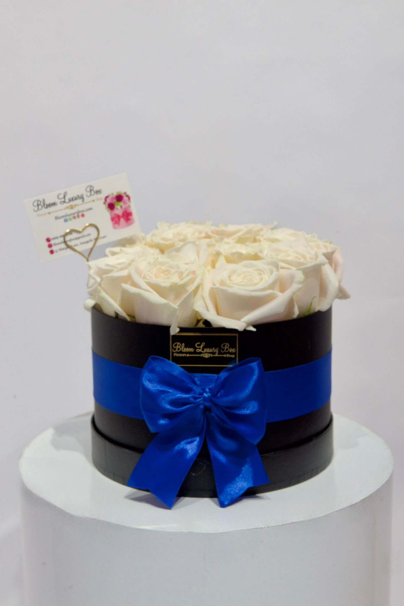 Round white rose box gift set - Round white rose box gift set perfect for any occasion 
