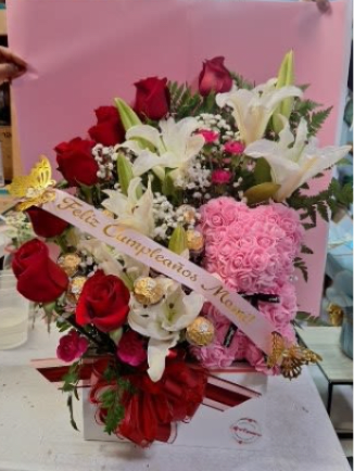 Espiral y Rose Bear - ROSAS EN ESPIRAL Y LILIES