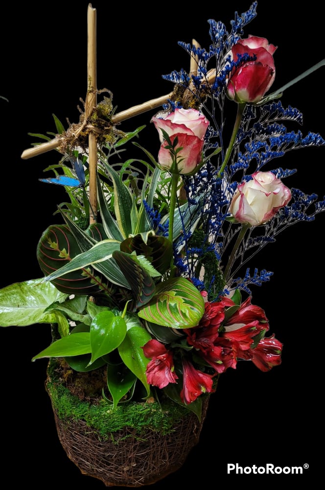 Bamboo Garden - Elegant dish garden with roses 