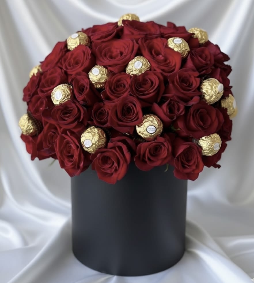 Luxury Rose Dome with Chocolate Truffles – Fresh Flower Arrangement - Luxury fresh rose dome elegantly paired with premium chocolate truffles, arranged in a modern velvet hat box. A sophisticated and romantic gift combination perfect for anniversaries, birthdays, and unforgettable celebrations. Available in three sizes. 