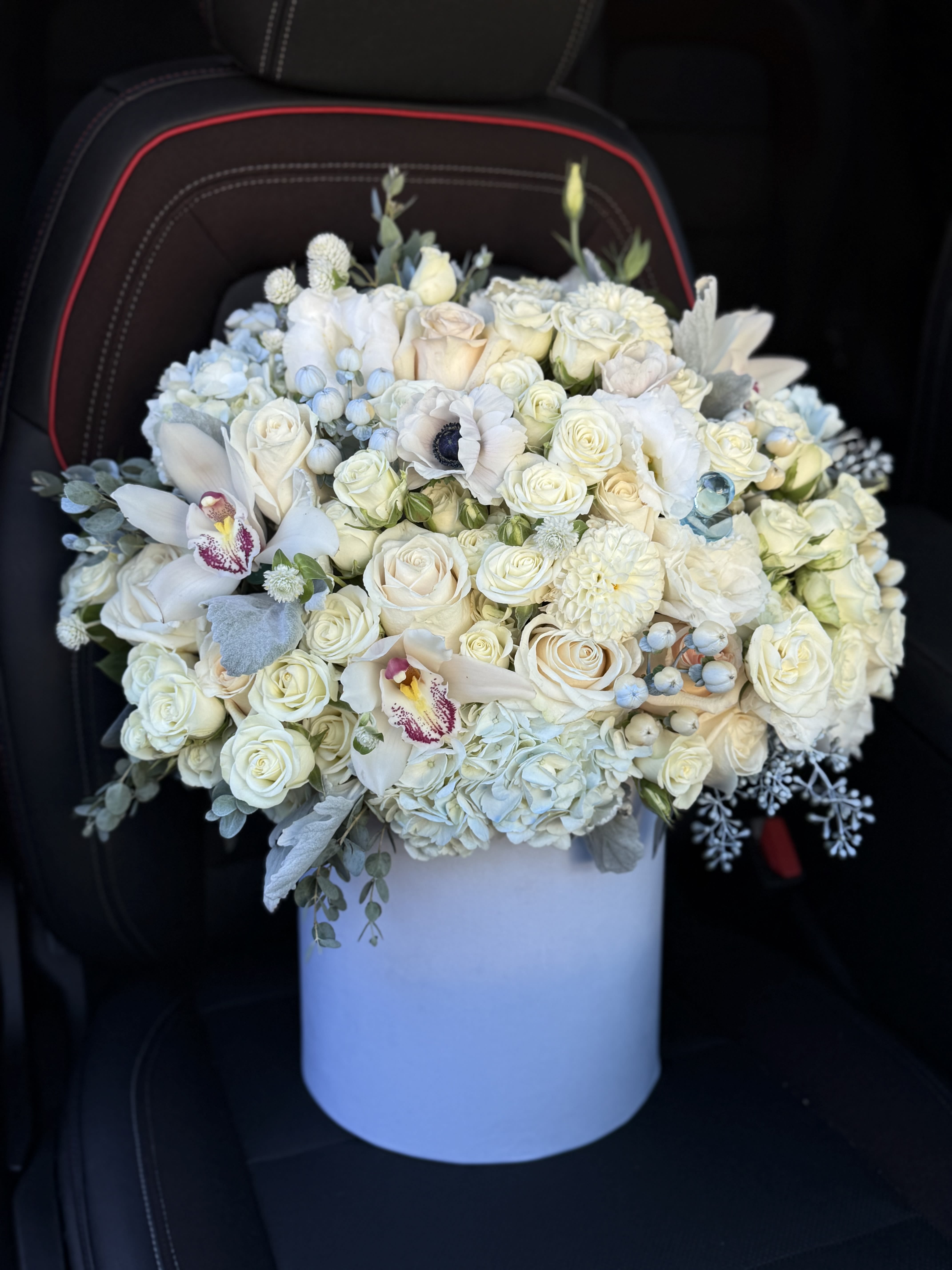 It's Boy - A bright and cheerful arrangement of pink and multicolored blooms, inspired by the beauty of summer. Full of life and vibrant energy, this bouquet brings warmth, joy, and a playful touch of color to any moment.