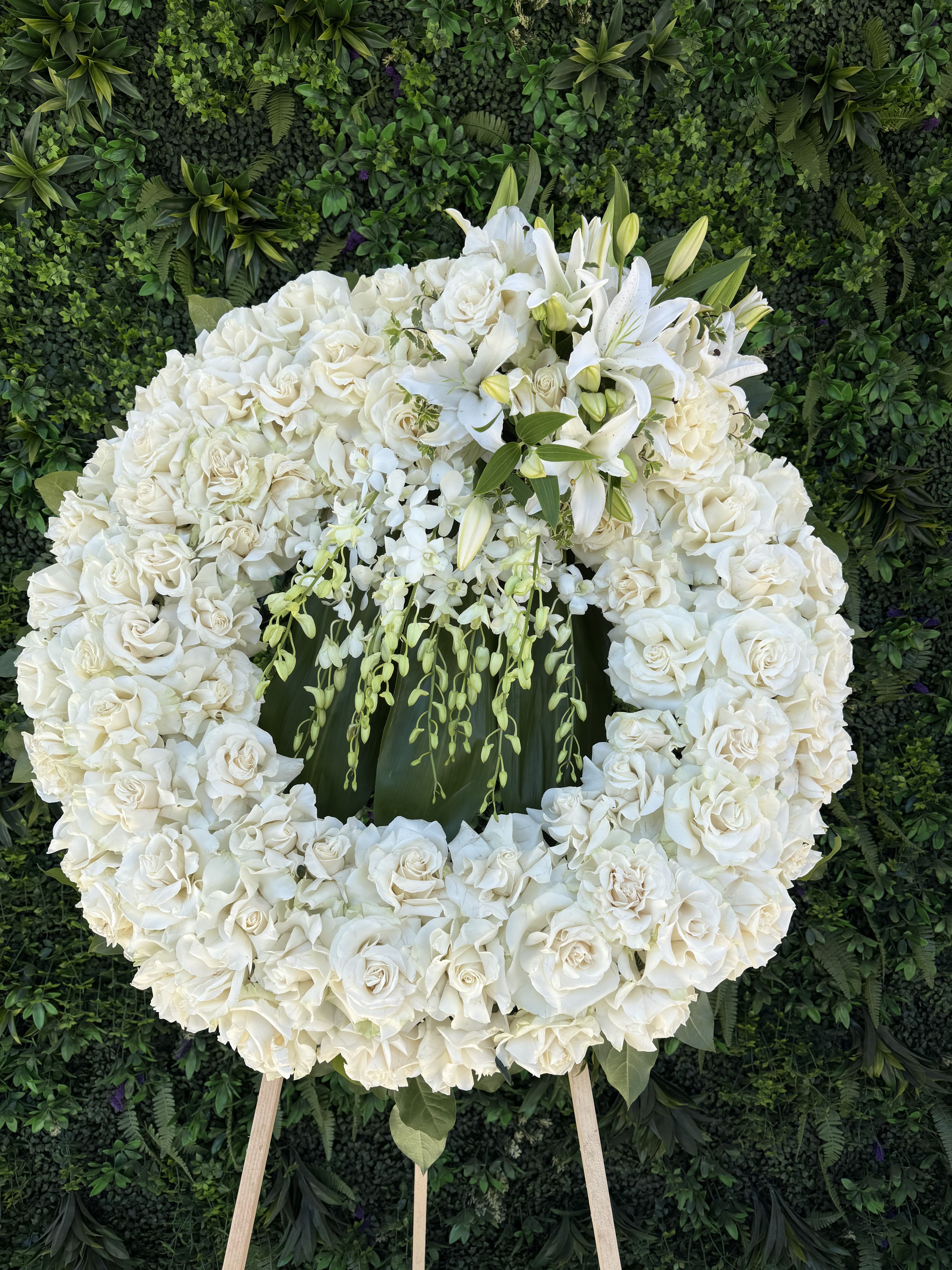 Lasting Tribute Flowers - Respectful tribute floral services