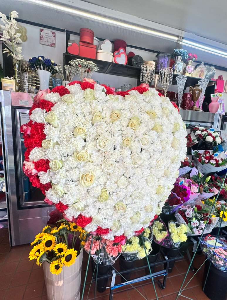 Extra Large Jumbo Heart Arrangement - For any grand occasion to show deep appreciation for somebody you truly love and admire. (Sympathy arrangement*)