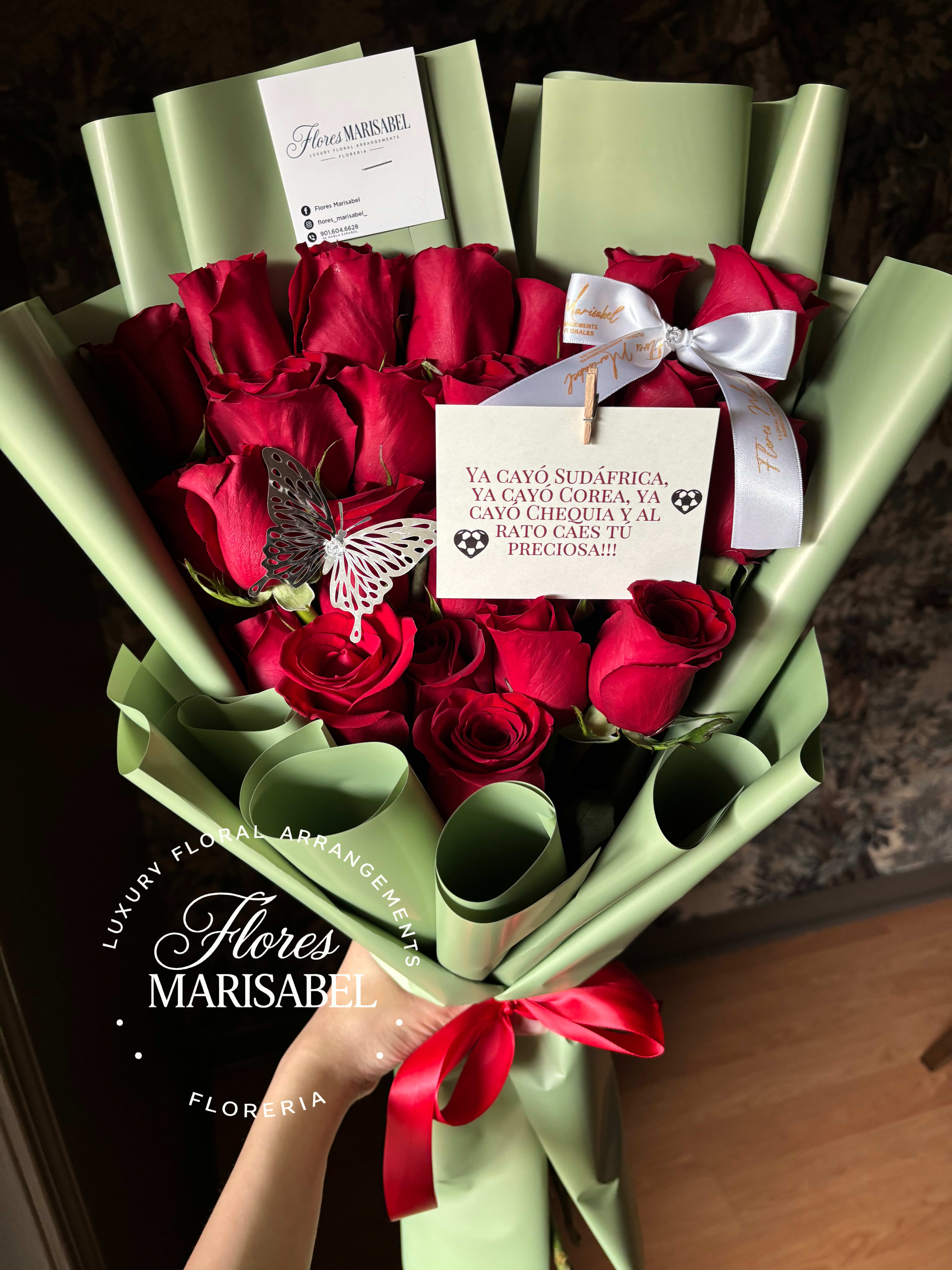 Promo México 2026  - 24 red roses includes: 1butterfly, note card pictured