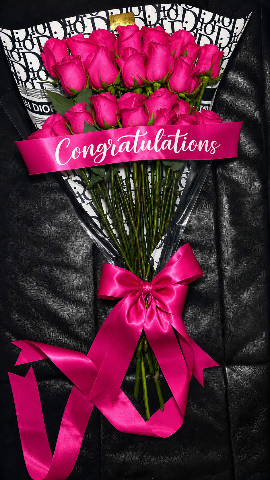 20 PINK ROSES Graduation Bouquet - Celebrate an unforgettable achievement with our elegant Graduation Bouquet, thoughtfully designed to honor success and new beginnings. Handcrafted with premium fresh flowers, this beautiful bouquet is the perfect gift to congratulate graduates on their special day.