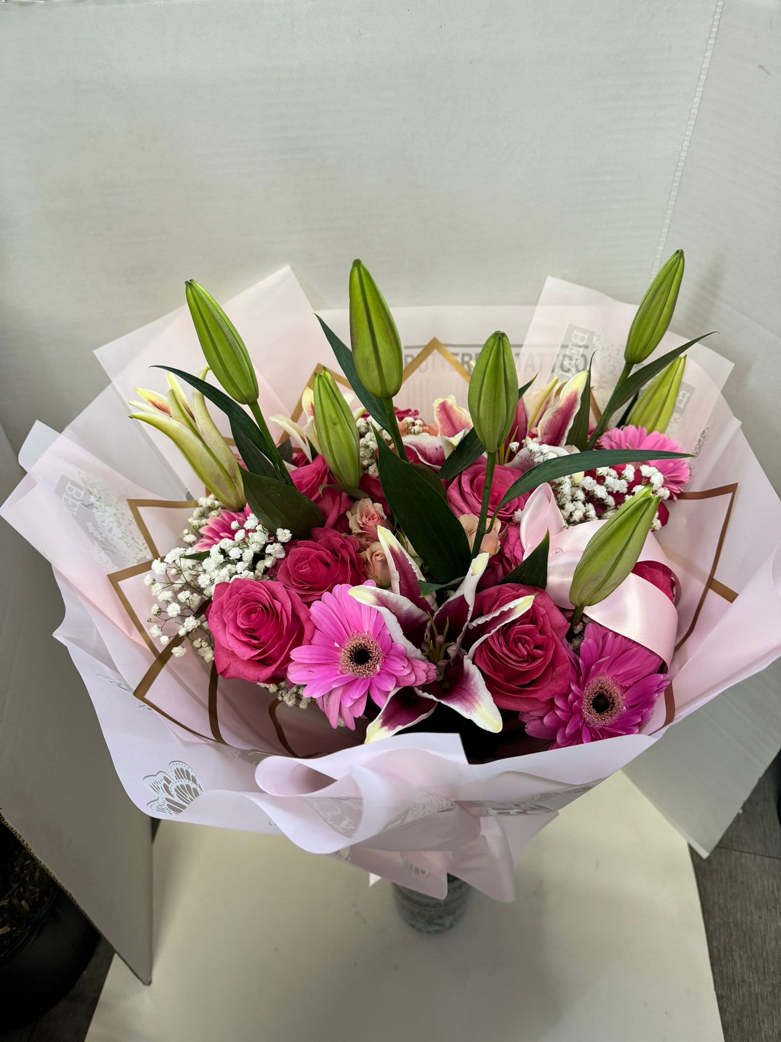 Love Pink Bouquet  - Thinking of people who love the color pink, this beautiful bouquet was made with pink roses, gerberas and lilies, perfect for any occasion. The colors of the flowers can be changed if you so wish (vase not included).