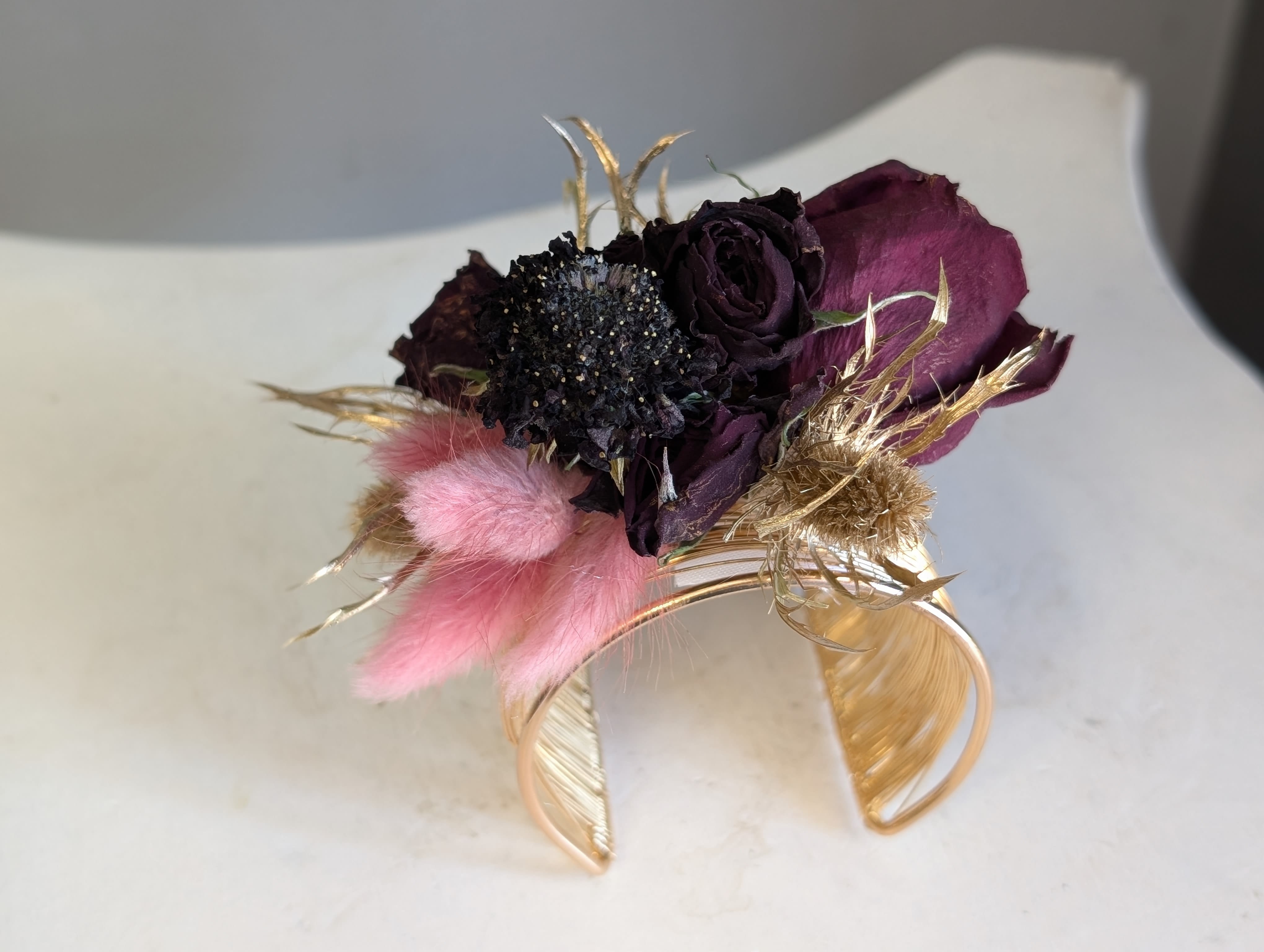 Cuff corsage gold, burgundy and pink - Made in house buly our talented team, these keepsake metal cuff corsage are confortable to wear, unique and one of a kind! 